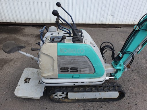 Мини-микроэкскаватор Kobelco SS1 типа JCB, вес 343 кг, 19 900 злотых нетто.