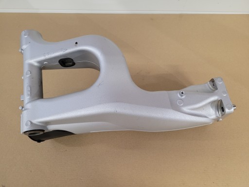Задний поворотный рычаг Honda VFR 1200 F