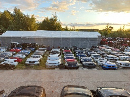 Toyota AYGO II, передняя левая четверть, порог, стойка