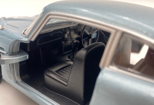Aston Martin DB5 № 5, масштаб 1:24, Motormax GT Racing 73789