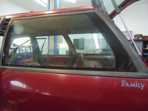 ОКНО КУЗОВА VW PASSAT B4 COMBI ЗАДНЕЕ СЛЕВА
