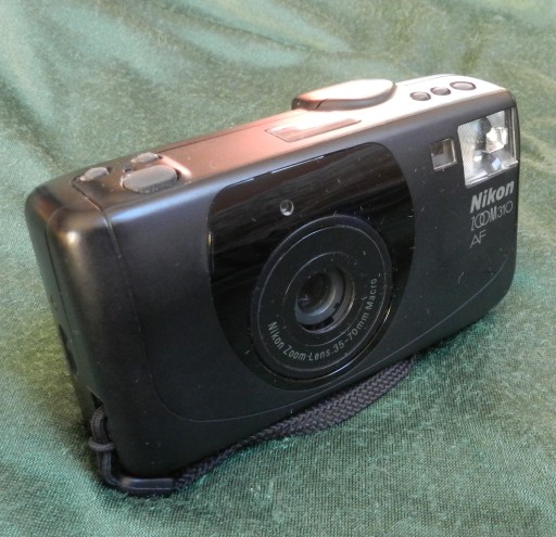 компактная камера с суперобъективом NIKON ZOOM 310 AF 35-70 мм