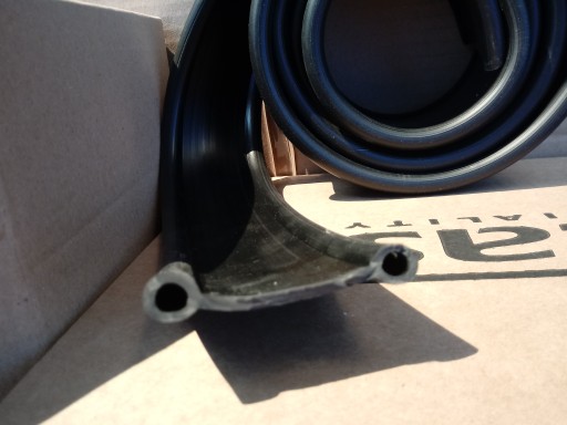 Уплотнитель крыла кабины URSUS KEDRA RUBBER K40