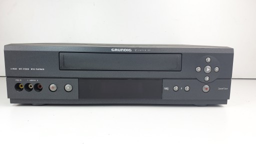 Видеорегистратор Grundig VIVANCE GV 3043 HIFI
