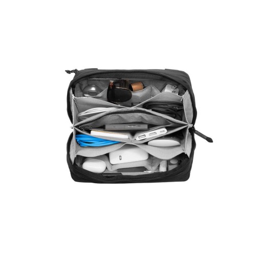 Вкладыш: Черный чехол для аксессуаров Peak Design Travel Line Tech Pouch.
