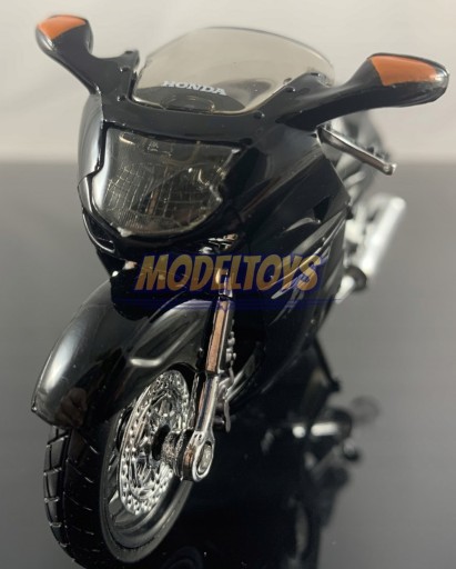 HONDA CBR 1100 XX Blackbird стенд 1:18 Maisto 77488