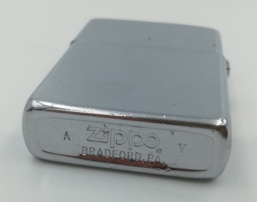 Коллекция старых бензиновых зажигалок Zippo, 1989 г.