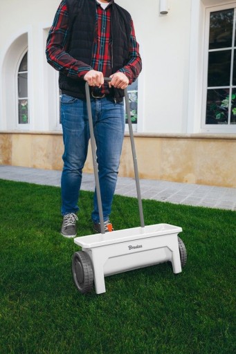Siewnik wózek 12 l na kółkach do siania trawy