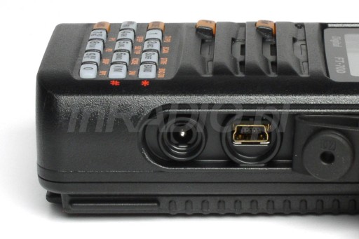 Трансивер Yaesu FT-70DE УКВ/УВЧ приемник C4FM