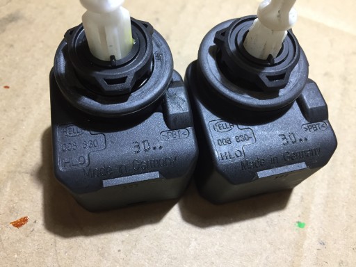 AUDI A6 C7 SILNICZEK REGULACJI LAMP 008830