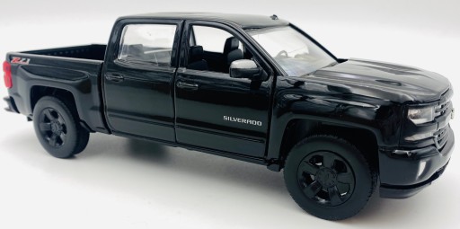 Chevy Silverado 1500 LT-Z71 2017 1:27 Motormax 79348 черный