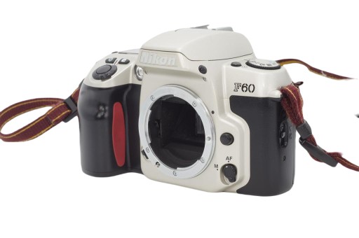 NIKON F60+ MANUAL - надежный фотоаппарат - отличное состояние