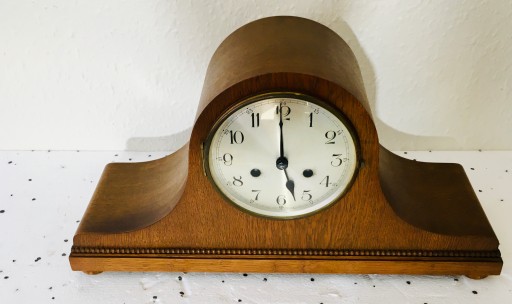 Каминные часы Kienzle: простые, но аккуратные