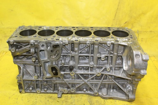 BLOK SILNIKA BMW F10 F30 F313.0 D N57D30A 7823013