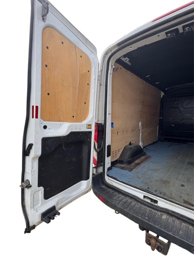 Идеальный двигатель с задним приводом FORD TRANSIT 2 2 TDCI 2016 года пробег 97 тыс. км