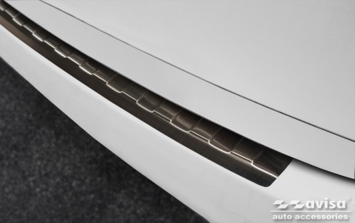 Накладка на задний бампер Porsche Cayenne (черная)