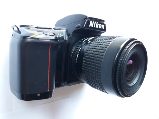 Nikon F-601 + Nikon AF Nikkor 35-80 мм 1:4-5.6D