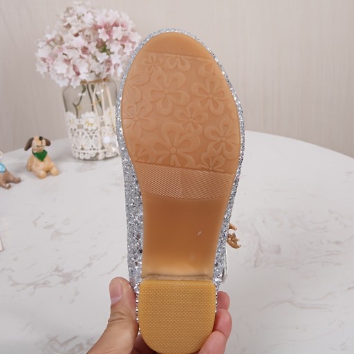 Модные элегантные туфли на высоком каблуке с пайетками для девочек.