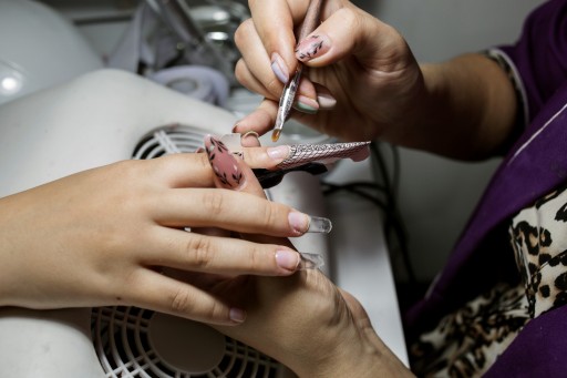 KLIPS ZACISKARKA DO TUNELU KLAMRA PLASTIKOWA DO ZACISKANIA TIPSÓW NA PAZNOK