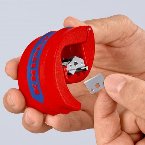 ПЛАСТИКОВЫЙ ТРУБОРЕЗ 902210BK KNIPEX