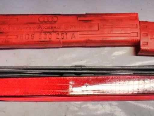AUDI ПРЕДУПРЕЖДАЮЩИЙ ТРЕУГОЛЬНИК 8D9860251A