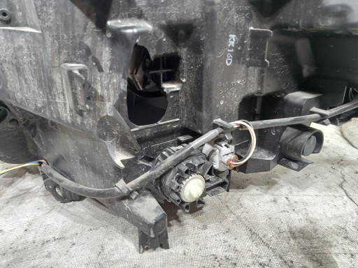 AT-516 TOYOTA RAV4 V ФОНАРЬ ПЕРЕДНИЙ СПРАВА