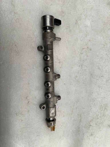РЕЙКА ВПРЫСКА ТОПЛИВА VW ARTEON PASSAT 03N093A....
