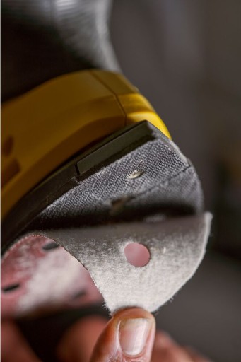 STANLEY Орбитальная шлифовальная машина 135x95 мм SFMCW221B