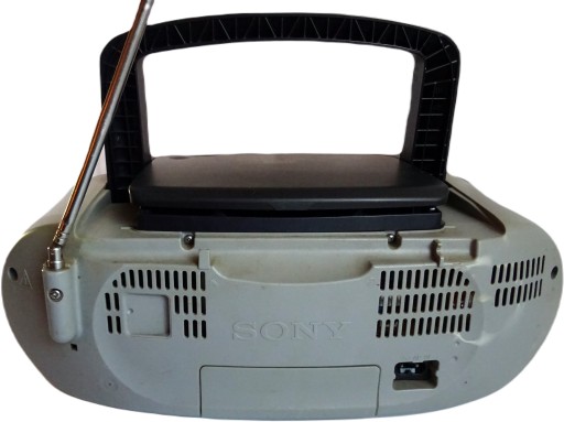 Radiomagnetofon BOOMBOX Sony cfd–s01 nie widzi CD reszta działa