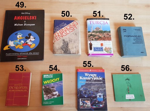 Старые книги Польской Народной Республики, различные романы, путеводители, альбомы.