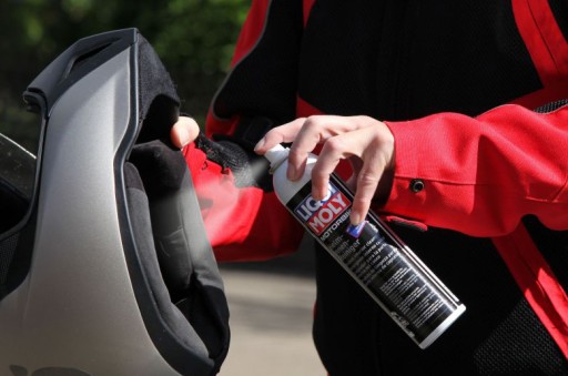 LIQUI MOLY - 1603 - МОТОЦИКЛ - СПРЕЙ ДЛЯ ЧИСТКИ ШЛЕМА ВНУТРИ - 300 МЛ