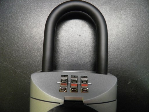 Kasetka na klucze z zamkiem szyfrowym i uchem Masterlock 5406EURD