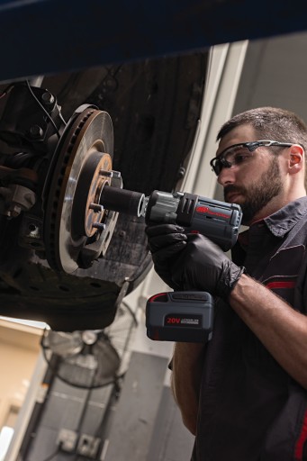 INGERSOLL RAND W7152 АККУМУЛЯТОРНЫЙ УДАРНЫЙ КЛЮЧ