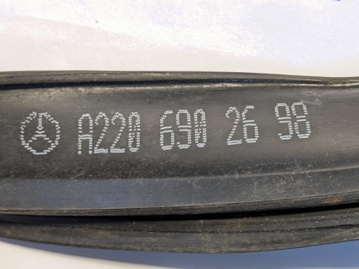 Уплотнитель крыши Mercedes-Benz A 2206902698