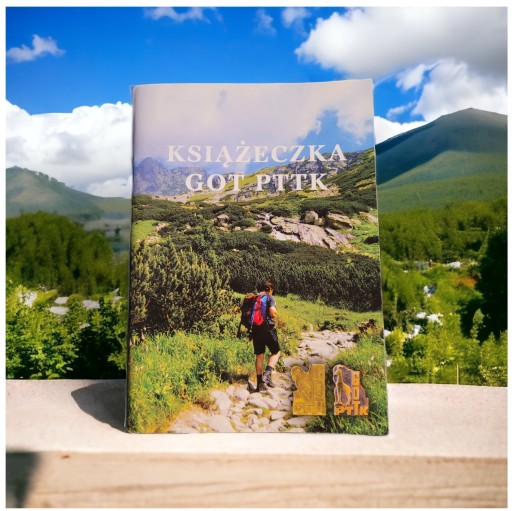 4 предмета получили туристическую книгу pttk для коллекционирования подарочных марок