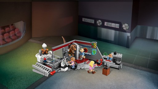 LEGO 75932 JURASSIC WORLD Мировая погоня за хищниками