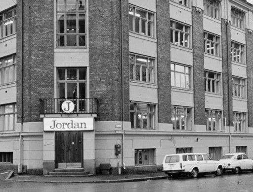 JORDAN Szczoteczka do zębów TARGET WHITE wybielająca ŚREDNIA medium 1 szt.
