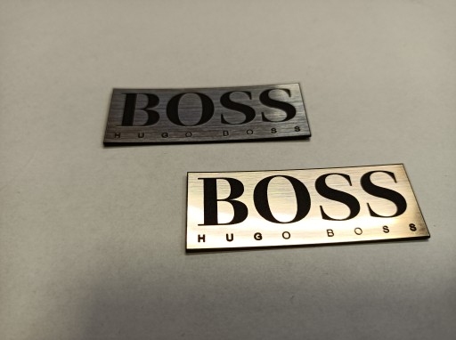 Наклейка-эмблема HUGO BOSS 60 x 22 мм * СЕРЕБРЯНАЯ
