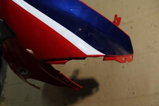 CBR 1000RR SC77 КРЫШКА КРЫШКА ОБЛИКАТЕЛЬ БАКА