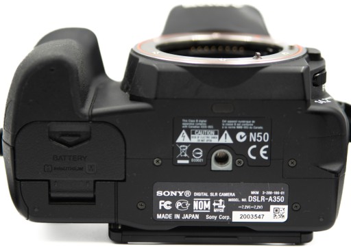 КОРПУС ЗЕРКАЛЬНОЙ КАМЕРЫ SONY A350 + ЗАРЯДНОЕ УСТРОЙСТВО / НЕТ. СЫР. 2003547