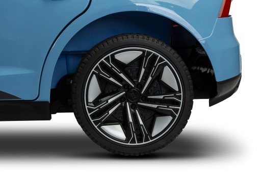 SAMOCHÓD NA AKUMULATOR AUDI RS ETRON 4x4 LED SKÓRA