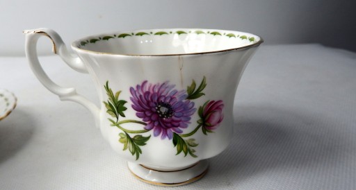 ROYAL ALBERT FLOWERS МАРТ АНГЛИЯ СТАРАЯ ЧАШКА