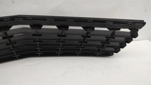 РЕШЕТКА ПЕРЕДНЕГО БАМПЕРА OPEL ZAFIRA B OPC 319913653