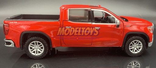 GMC Sierra 1500 SLT Crew Cab в масштабе 1:27, Motormax 79361