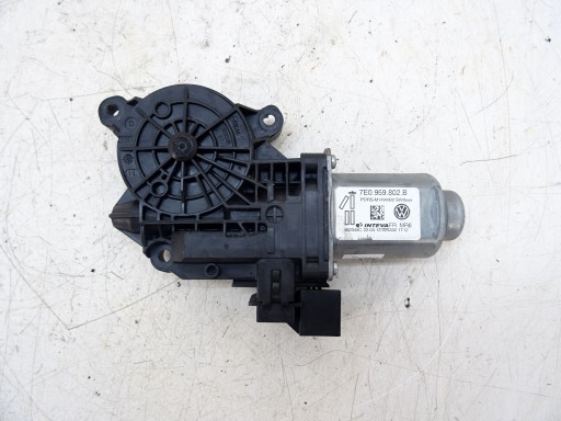 МОТОР СТЕКЛА ЛЕВЫЙ ПЕРЕДНИЙ VW T5 LIFT 7E0959802B