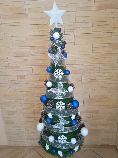 Елка на стволе, конус, 200 см, со светодиодным декором.