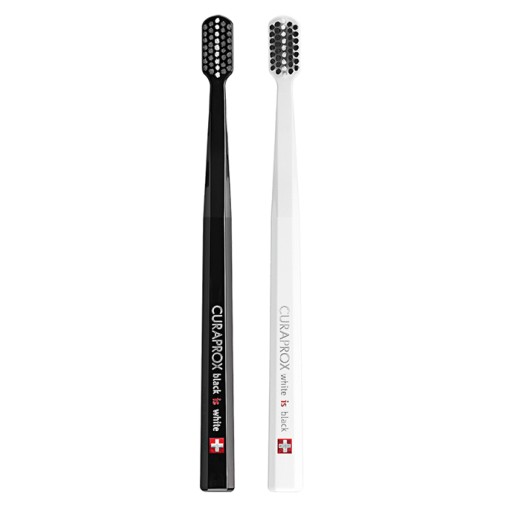 Две упаковки зубных щеток CURAPROX Black is White Ultrasoft