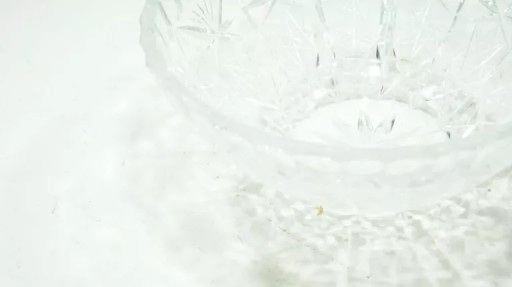 УДИВИТЕЛЬНАЯ ВЫСОКАЯ ХРУСТАЛЬНАЯ МИСКА