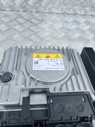 ПРЕОБРАЗОВАТЕЛЬ НАПРЯЖЕНИЯ AUDI A3 8Y 20- 5WA959663A