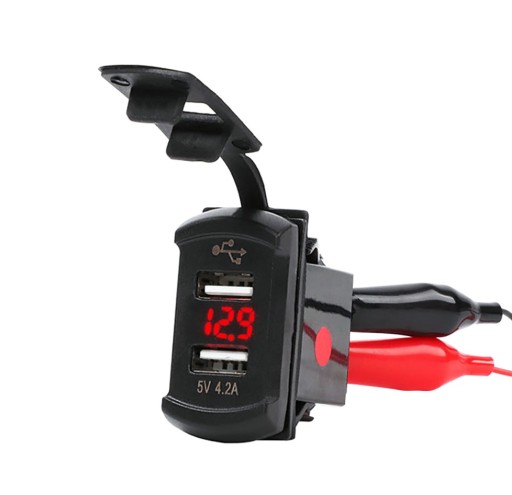 USB 4.2A автомобильное зарядное устройство с зеленым вольтметром